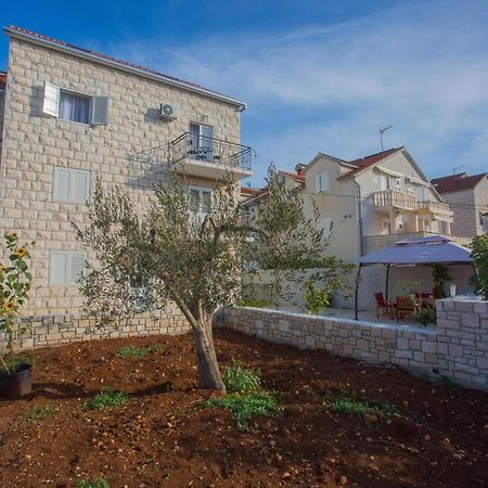 Apartments With A Parking Space Sutivan, Brac - 752 Екстер'єр фото