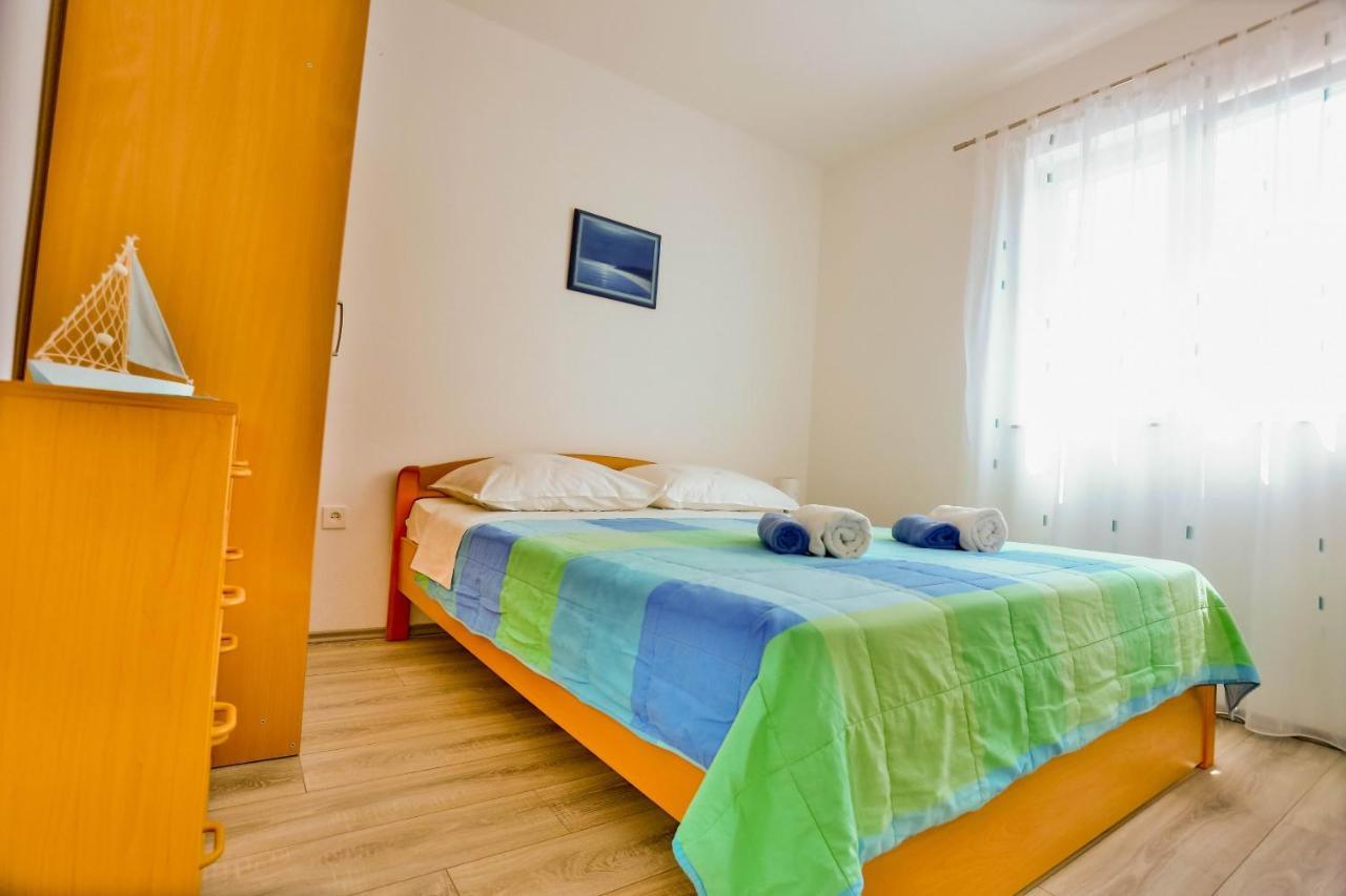 Apartments With A Parking Space Sutivan, Brac - 752 Екстер'єр фото