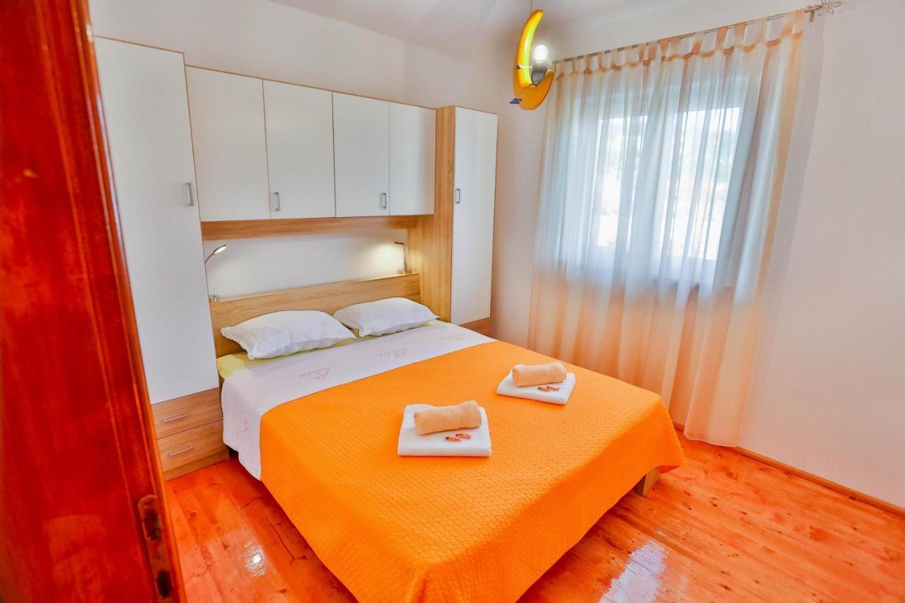 Apartments With A Parking Space Sutivan, Brac - 752 Екстер'єр фото