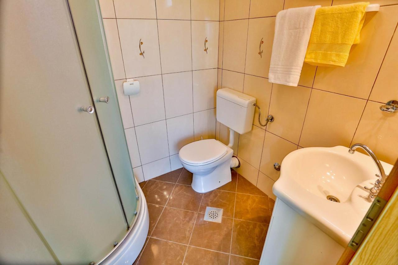 Apartments With A Parking Space Sutivan, Brac - 752 Екстер'єр фото