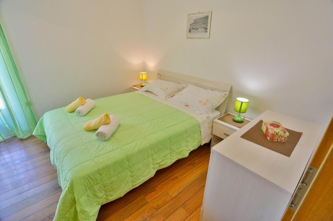 Apartments With A Parking Space Sutivan, Brac - 752 Екстер'єр фото