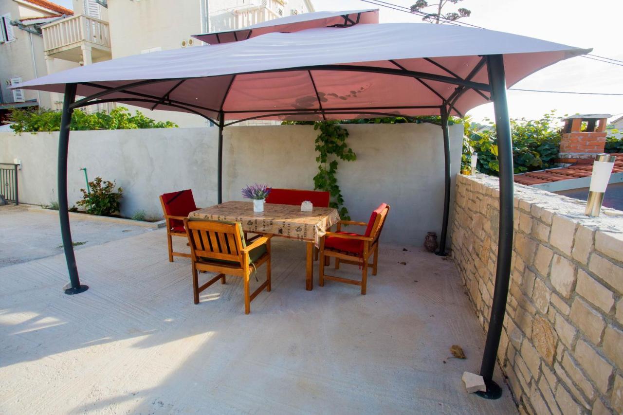 Apartments With A Parking Space Sutivan, Brac - 752 Екстер'єр фото