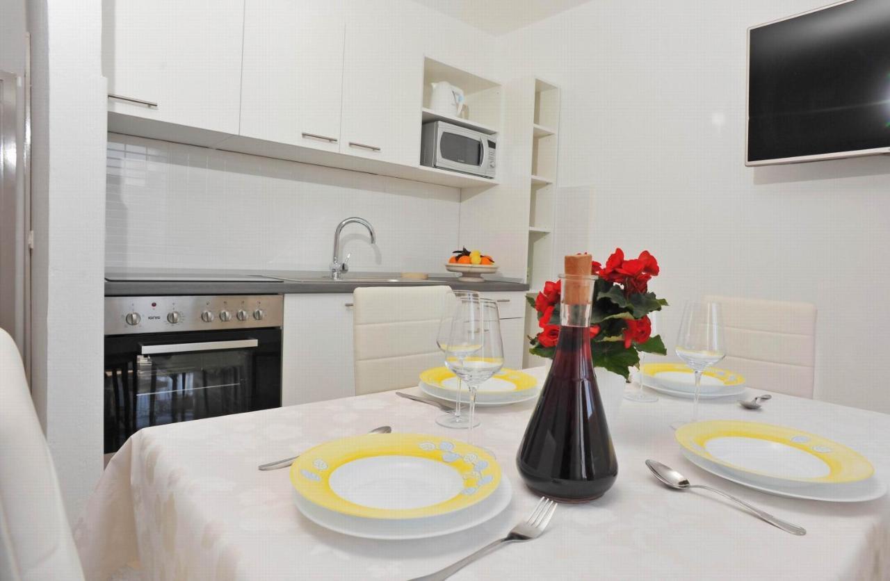 Apartments With A Parking Space Sutivan, Brac - 752 Екстер'єр фото