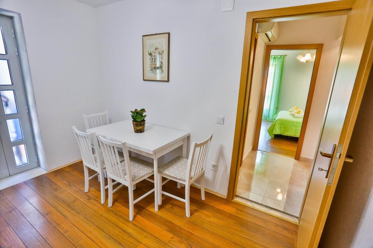 Apartments With A Parking Space Sutivan, Brac - 752 Екстер'єр фото